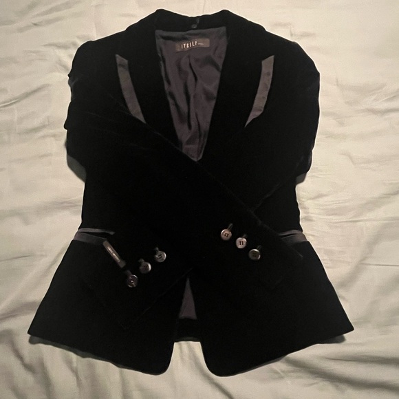 TomboyX Black Velvet Blazer with Tailored Fit - Picture 1 of 6
